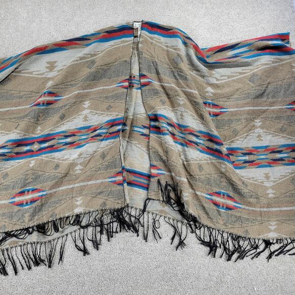 Mudd Womens Poncho Wrap Sweater Tan Aztec Fringe Southwestern Oversized Boho NEW - Picture 4 of 16